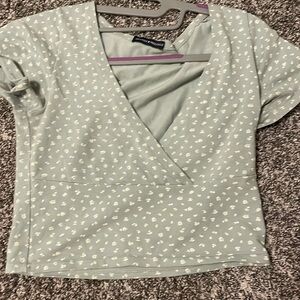 Brandy Melville cute wrap green floral top